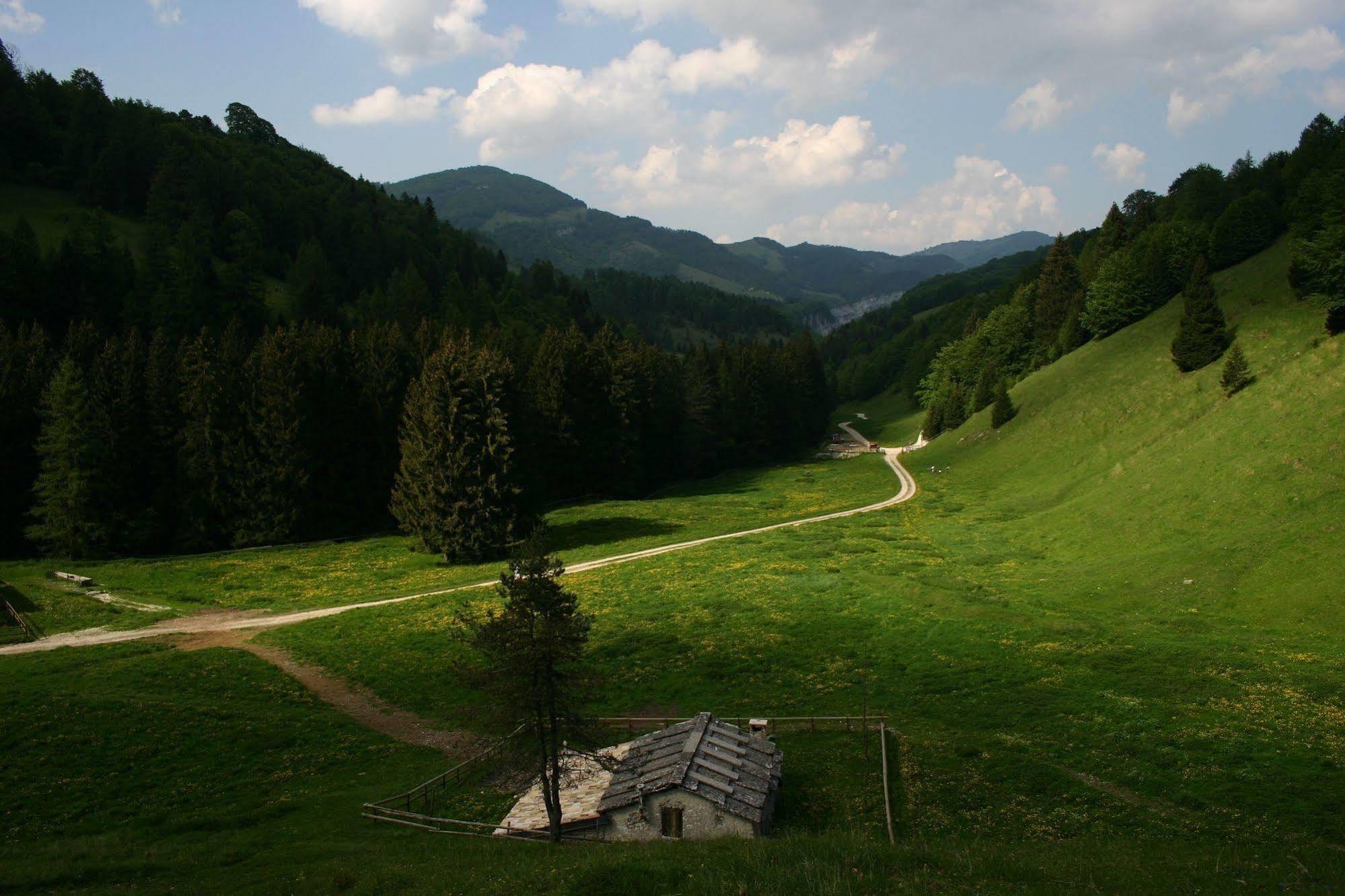 Rifugio Monte Baldo Hotel Avio Exterior photo